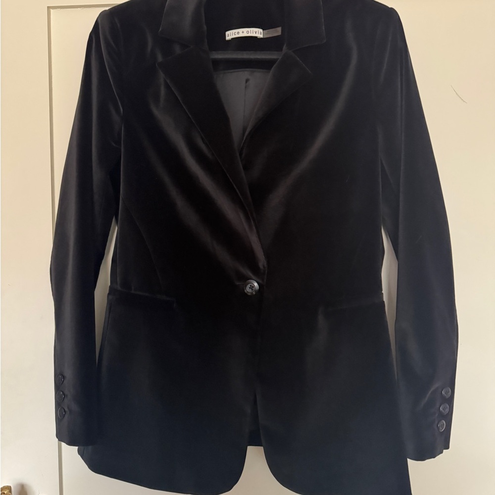 Alice + Olivia Elegant Black Velvet Blazer